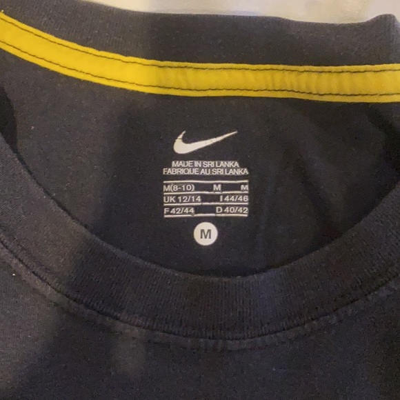 Nike shirt - Picture 2 of 3
